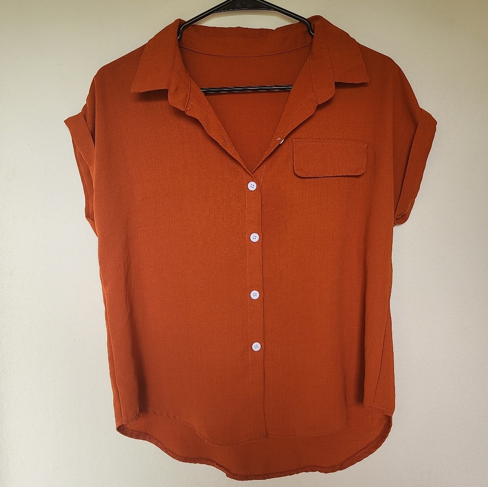 《Burnt orange button up top》